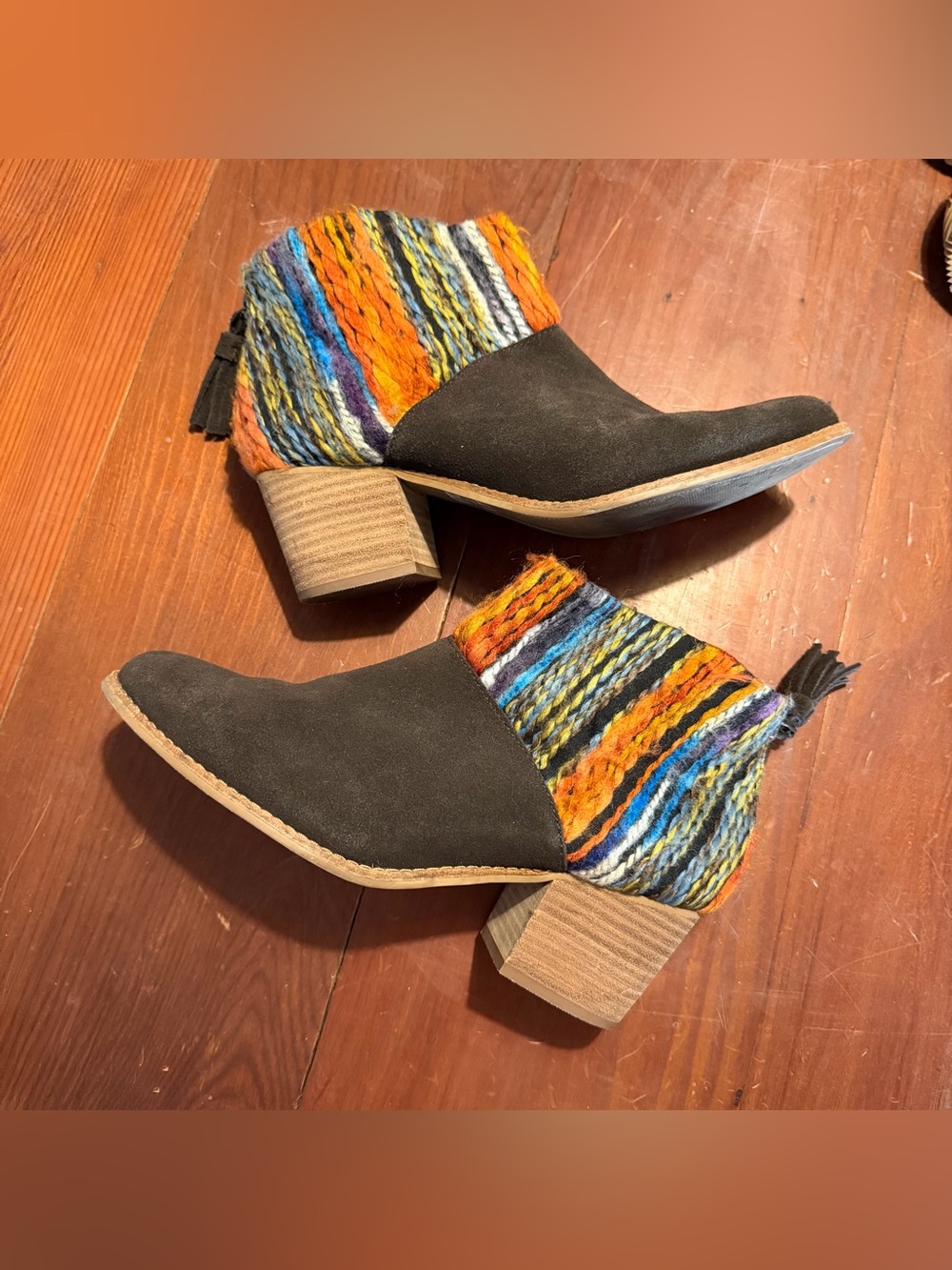 Toms Leila Chocolate Brown Suede/Multi-Colored Yarn Booties Size 9 SouthWestern